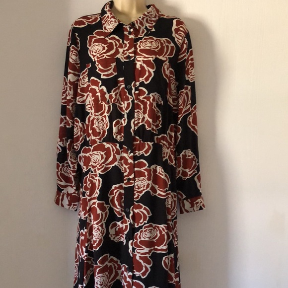 Woman’s long floral feminine fall button down maxi dress - Picture 4 of 14